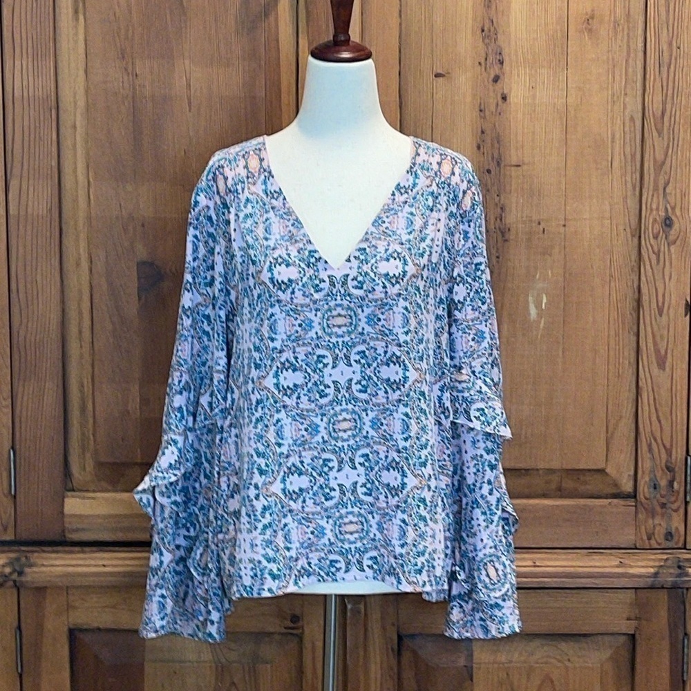 Nannette lepore pink & Blue Print 💯 Silk Blouse w/ Ruffle Sleeves Sz. MD